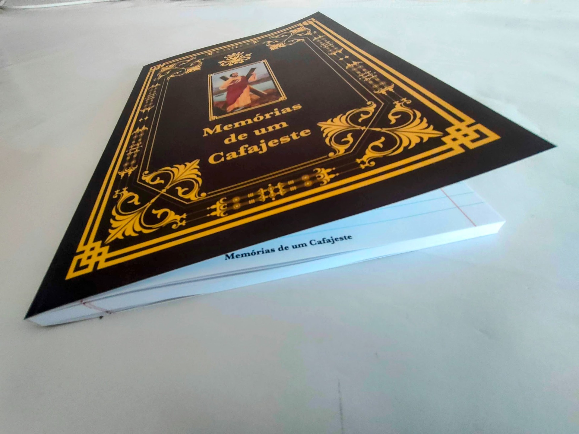 Livro colado